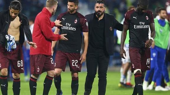 世体：巴塞罗那市长将来诺坎普看比赛，预留主席台第一排位置（世体：巴塞罗那市长将赴诺坎普观赛，主席包厢首排座已预留）