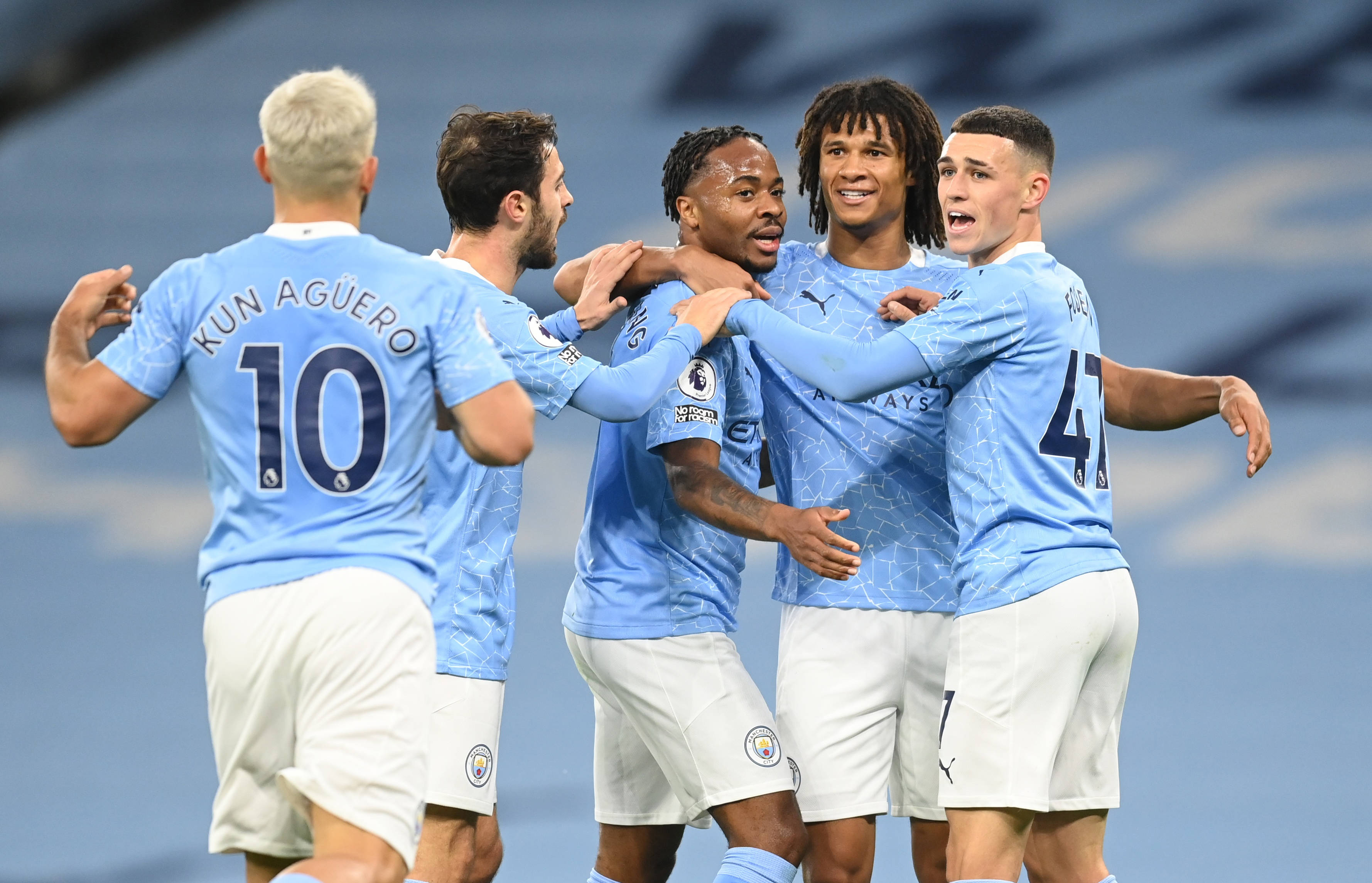 克劳福德拒付30万美元制裁费，失去WBC冠军引发拳迷热议（克劳福德因拒缴30万美元制裁费遭WBC撤销冠军，拳迷热议不断）