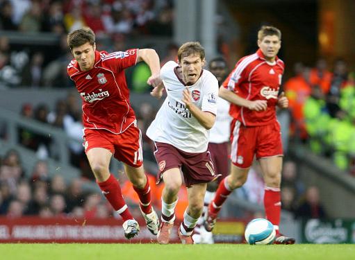 湖人东契奇组合净效率+13.5，詹姆斯替换后跌至-13.1（湖人搭东契奇组合净效+13.5，换成詹姆斯后降至-13.1）