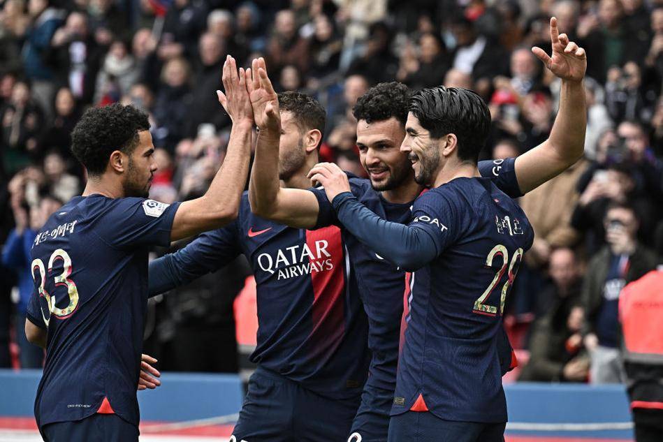 纳帅：尊重马扎加入阿尔及利亚，但选择国家队应出于自豪感（纳帅：理解马扎选择为阿尔及利亚效力，但国家队抉择应源自自豪感）