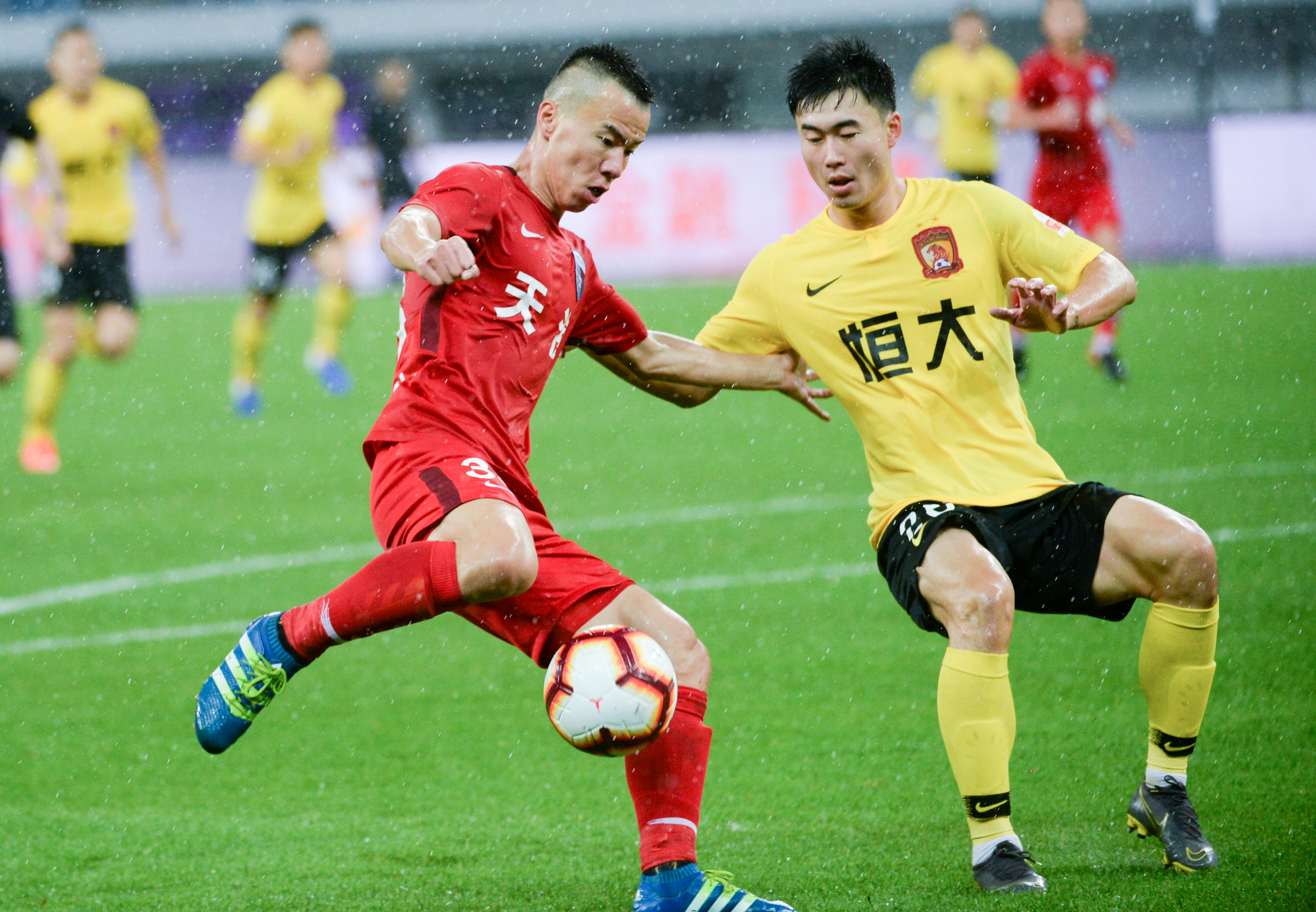 萨里：我们赢米兰是合理的；因西涅就像我儿子，俱乐部会决定（萨里：击败米兰合情合理；因西涅如我儿子，去留由俱乐部定夺）