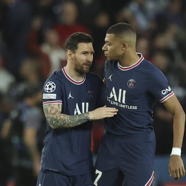 高开低走！公牛7连败之后跌出东部前十（开局强势难续，公牛7连败滑出东部前十）