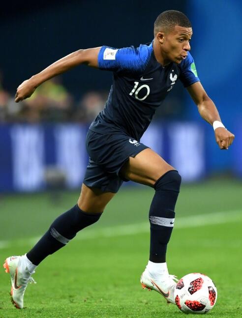 巴萨官方：欧冠对法鹰为高风险，将启动客队球迷安全管控预案（巴萨官宣：欧冠对阵法鹰被定为高风险，将启用客队球迷安保预案）