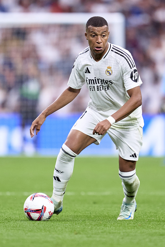 立竿见影，凯恩替补出场30分钟个人戴帽拜仁打进4球（凯恩替补登场30分钟上演帽子戏法，拜仁轰入4球）