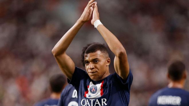 梅西领衔迈阿密国际冲击MLS冠军！温哥华白帽决赛遭遇强敌（梅西率迈阿密国际冲击MLS桂冠，温哥华白帽决赛硬碰强敌）