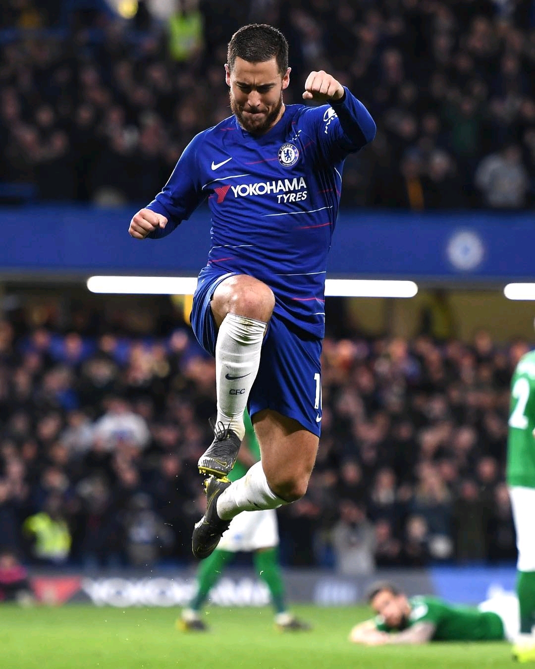 40岁依旧能飞，C罗对阵赛哈特海湾上演高难度倒钩破门（40岁C罗仍能起飞，战赛哈特海湾上演高难倒钩破门）